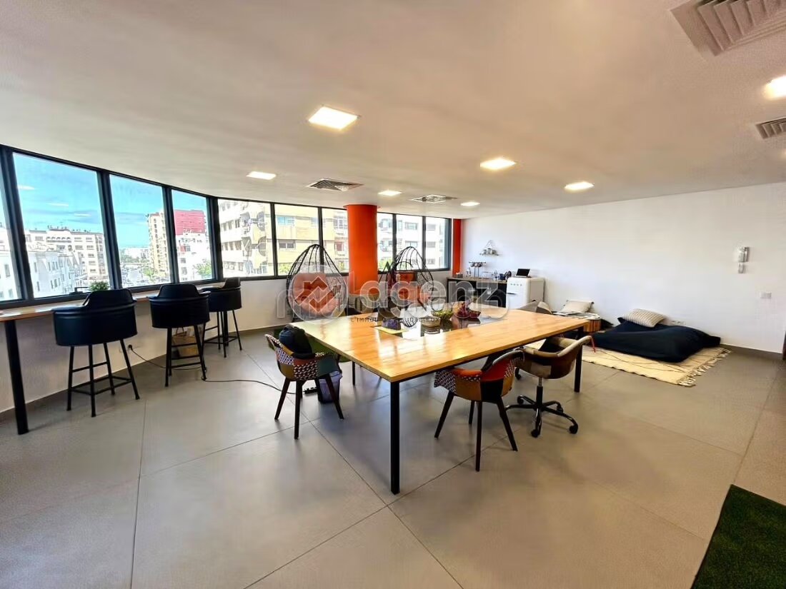 Office 68 m² for sale in Casablanca à Casablanca