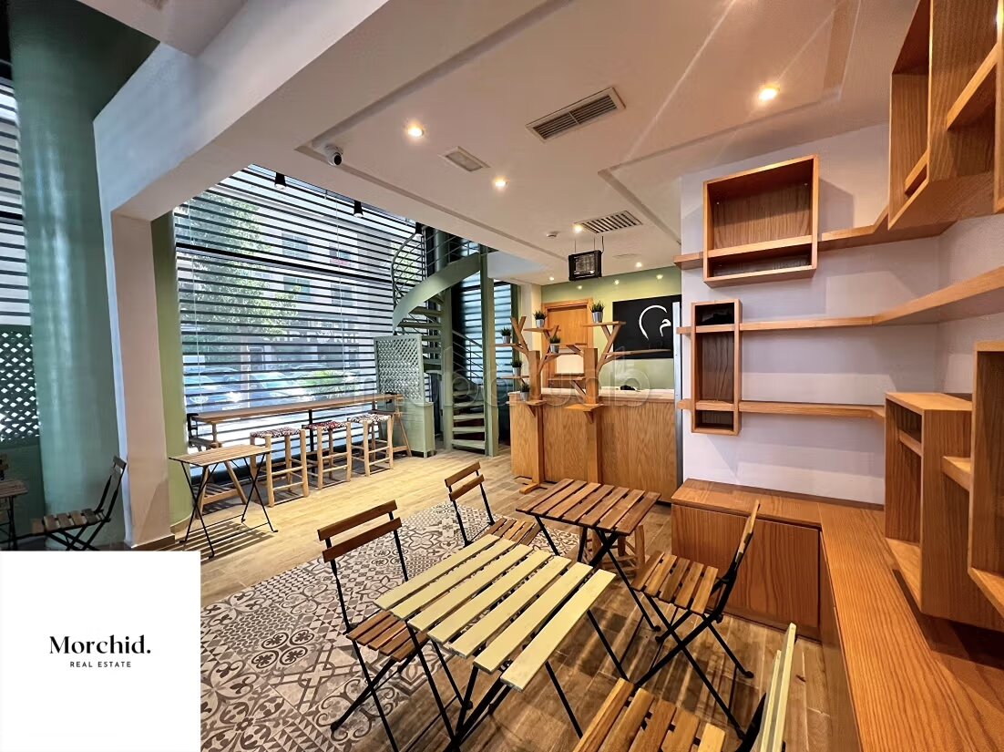Commercial Office 75 m² for Sale in Gauthier — Photo 2