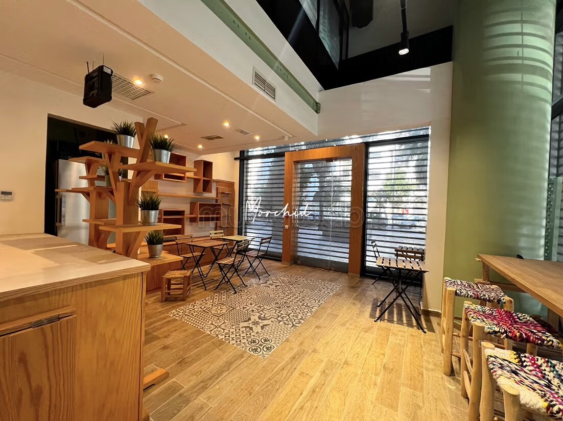 Commercial Office 75 m² for Sale in Gauthier — Photo 3
