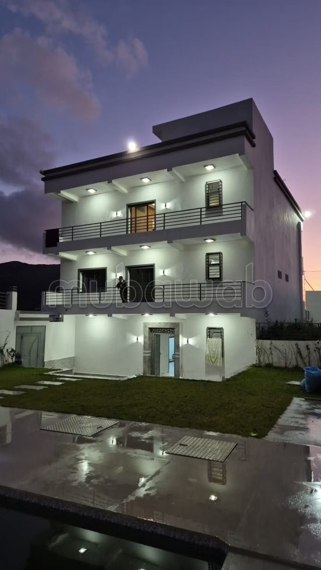Urgent: Villa de haut standing à vendre Diki 695m2