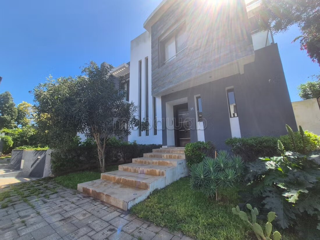 Villa à Vendre Résidence California 
Eden Bouskoura