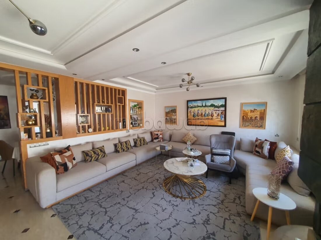 Appartement vide a louer 3ch 
Agdal /terrasse