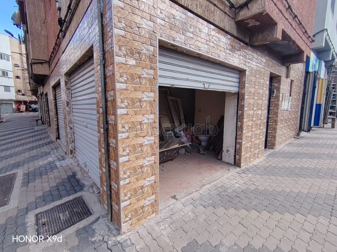 Magasin avec un bail commercail 2500 dh IADL POUR LOCAT