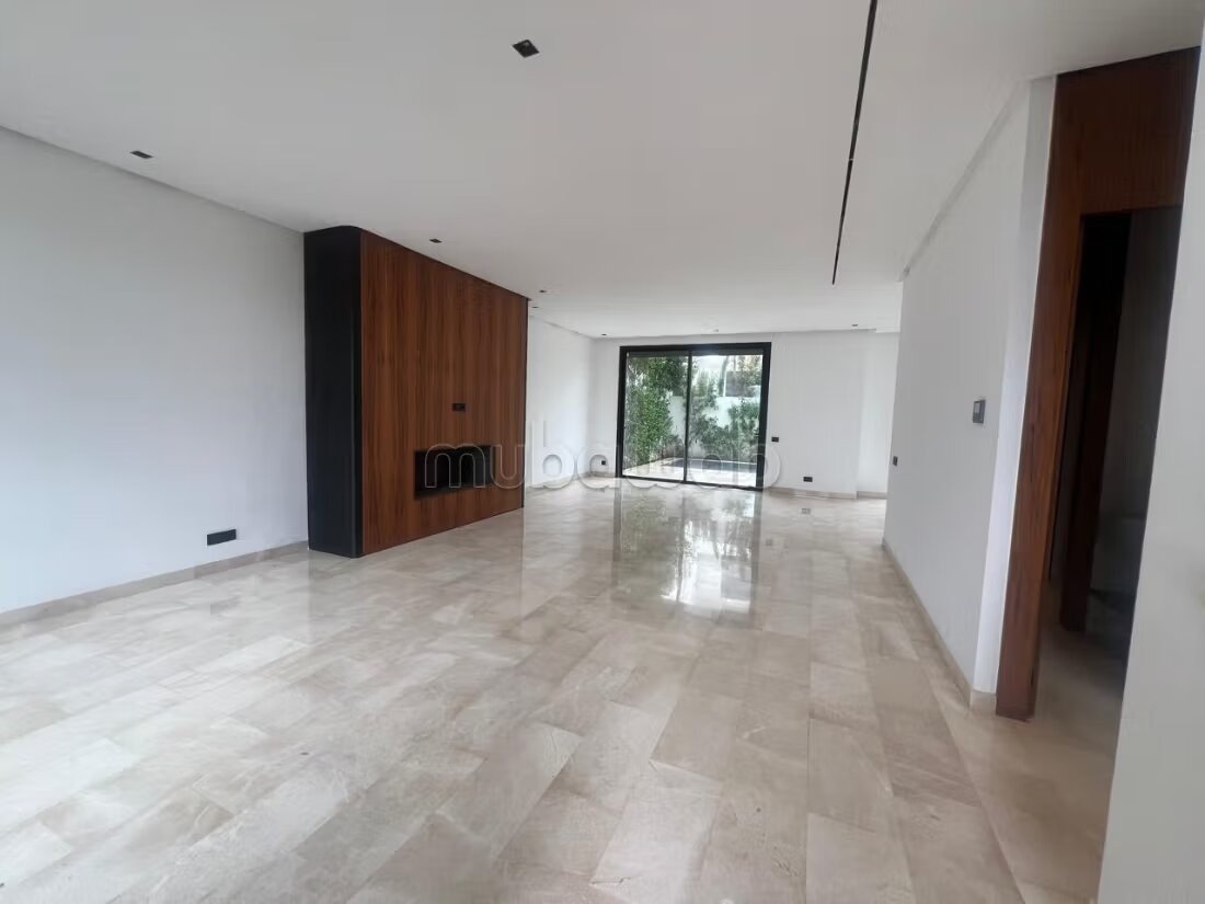 Villa neuve à louer à Bouskoura 
villa verte