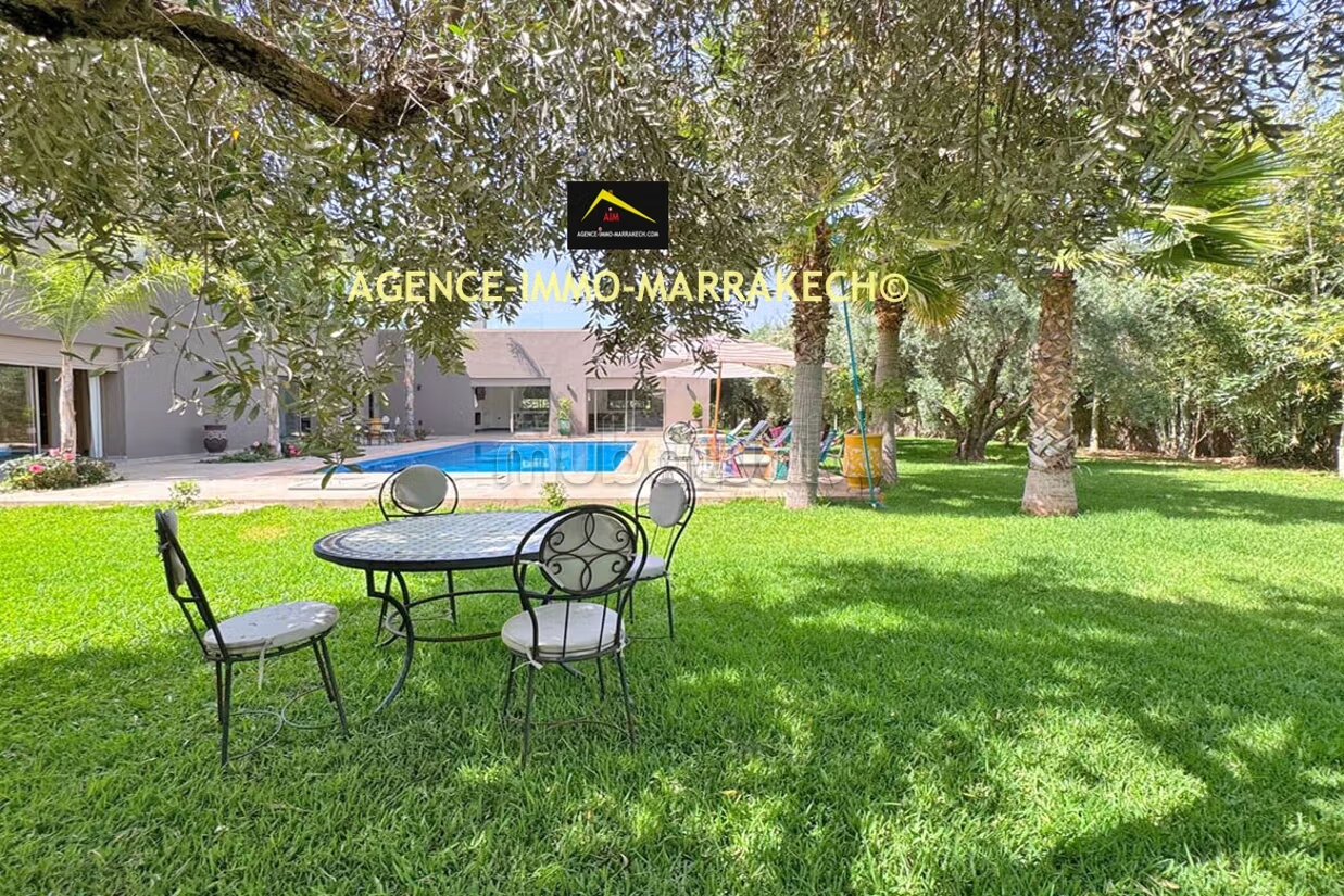 Villa privée Vide de 5 suites, sans VNA, 2396 m²