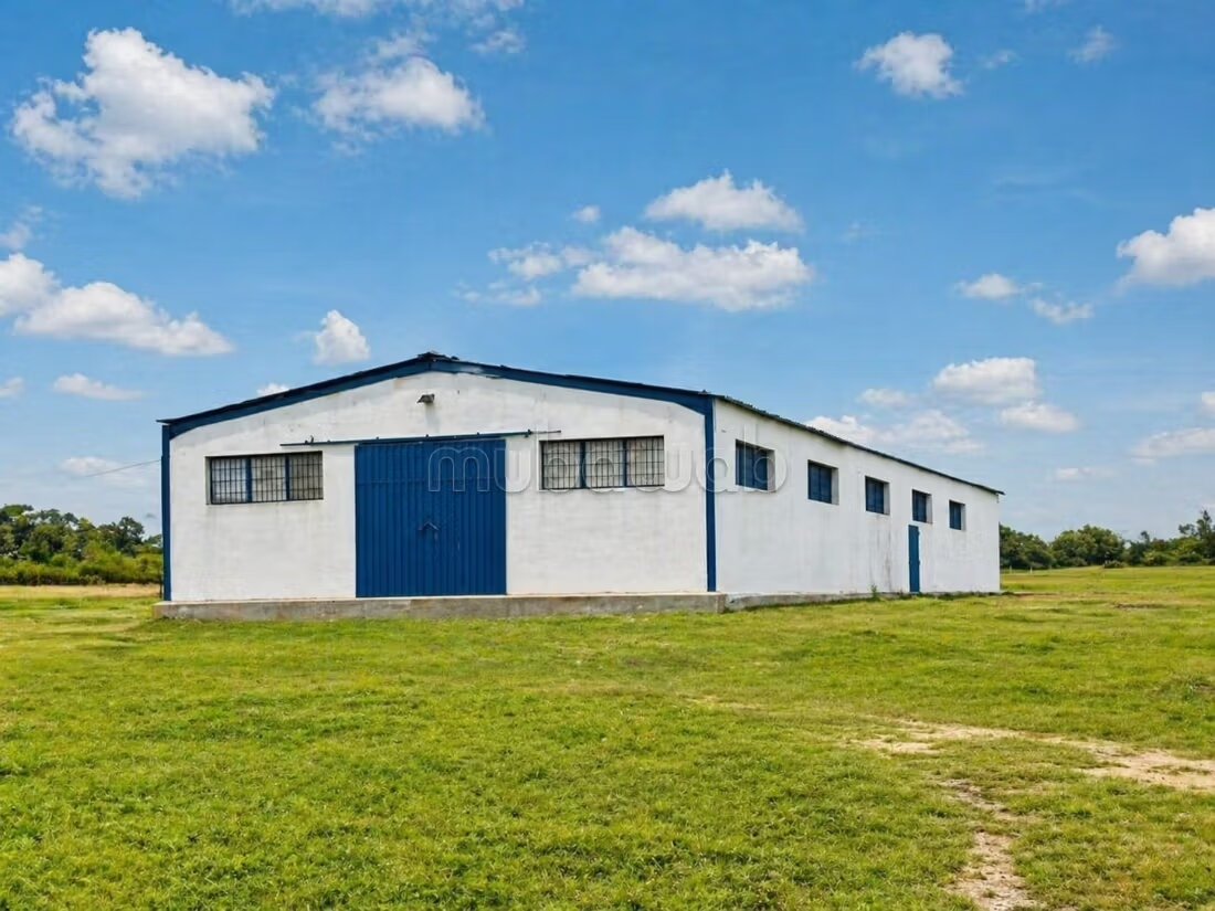 Ferme titrée 4 ha avec villa et piscine