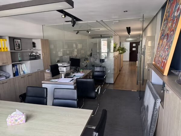 Bureau 28 m² à vendre à Casablanca (Ain Diab extension) — Photo 5