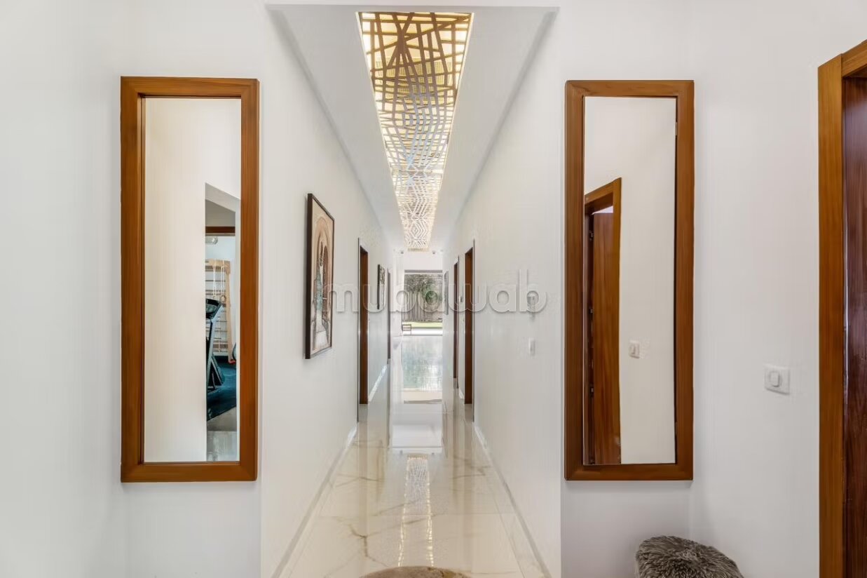 فيلا معاصرة ٢٤٠م٢ للبيع في مراكش — Photo 16