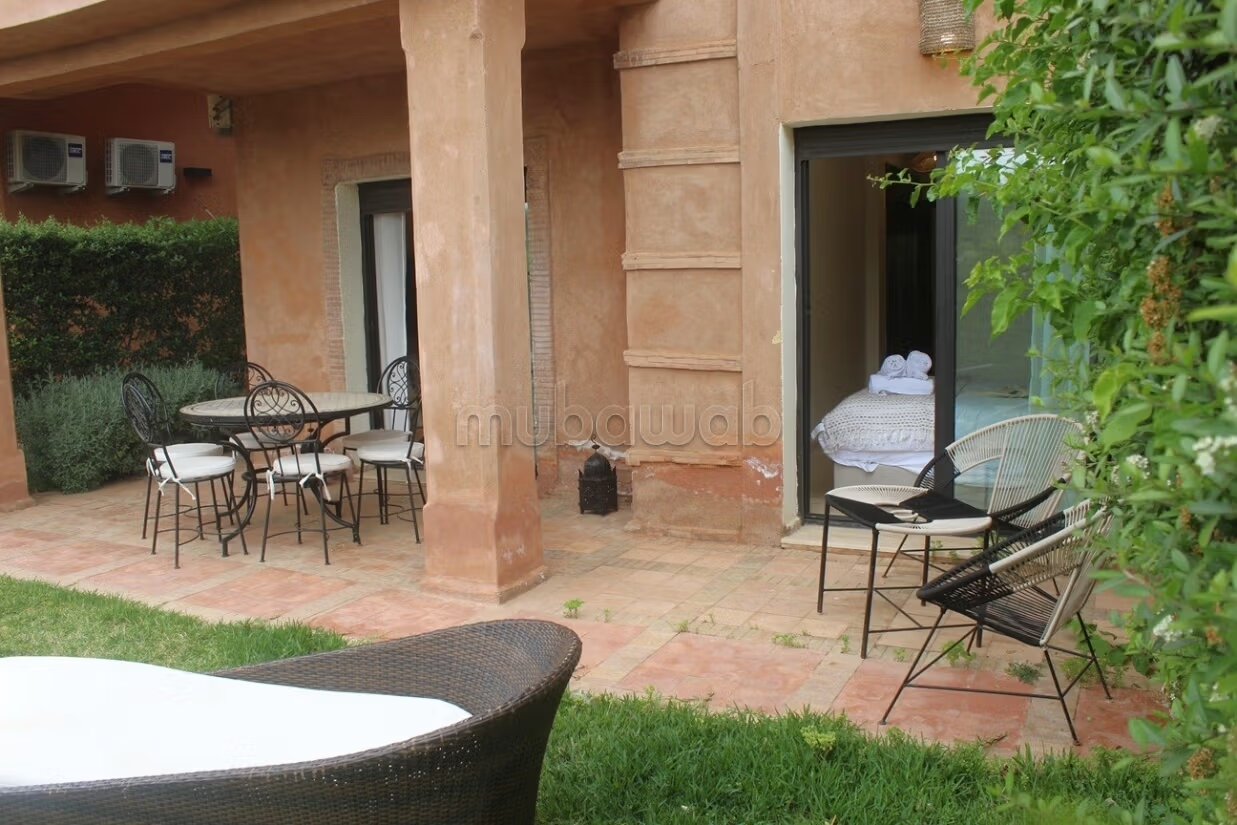 Bel appartement avec jardin dans un domaine