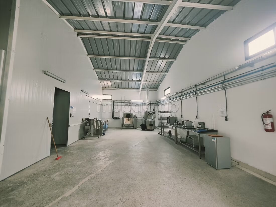 Usine en vente à Aïn Sebaâ.
Surface de 1400 m²