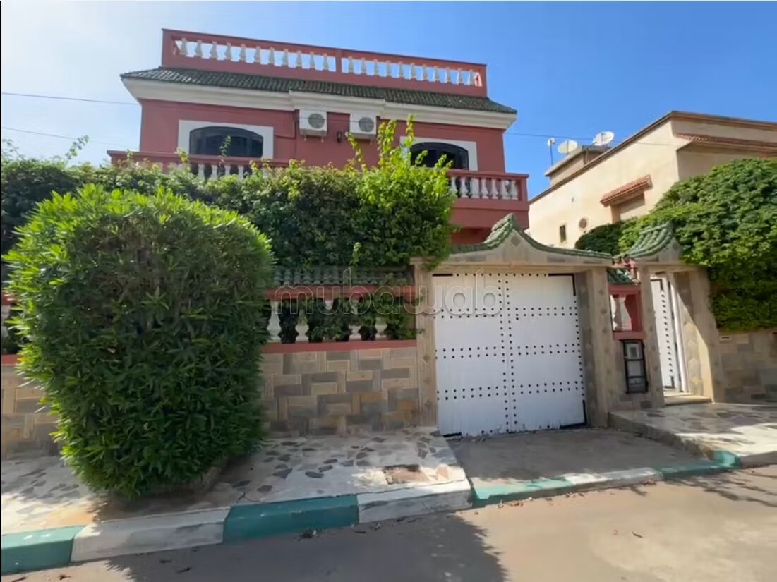 Villa d’angle avec 3 façades à Ben Yakhlef