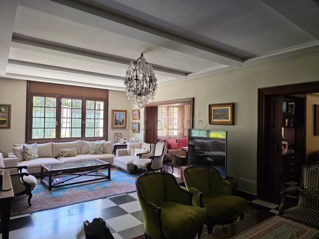 Villa moderne avec piscine sur Abdelkrim Khattabi