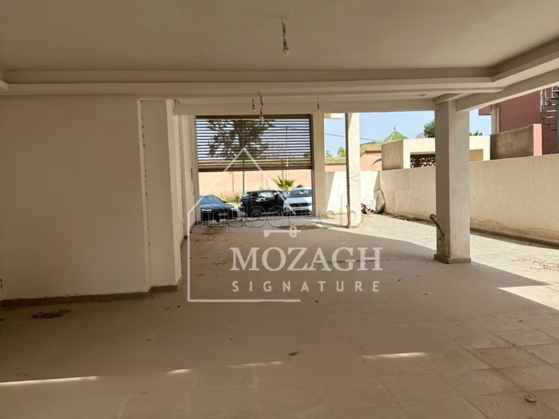 Local Commercial Idéal de 270 m² – Quartier Targa