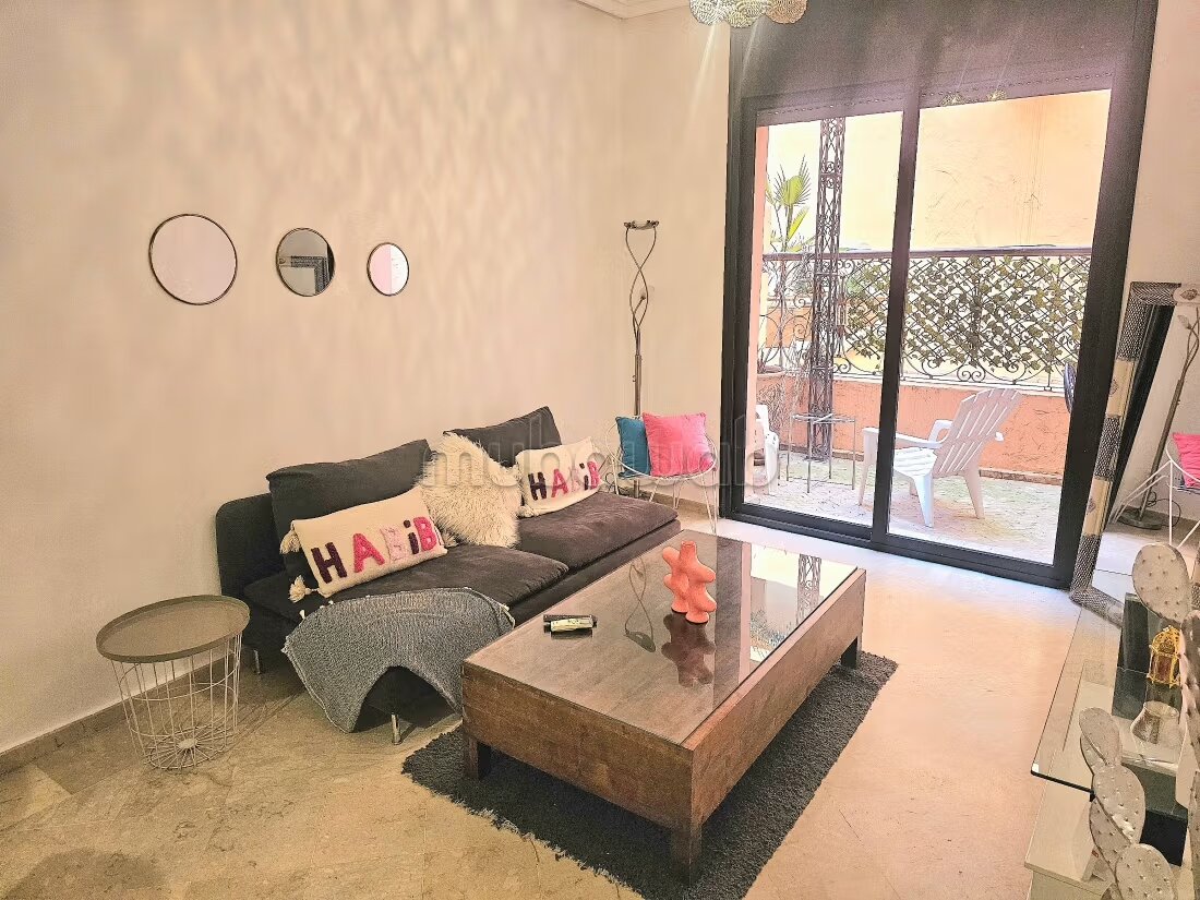 Appartement à l'achat à Guéliz. 1 Pièce. Piscine et air cond...