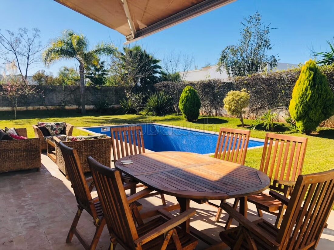Spacieuse et belle villa à vendre à CasaDiaa