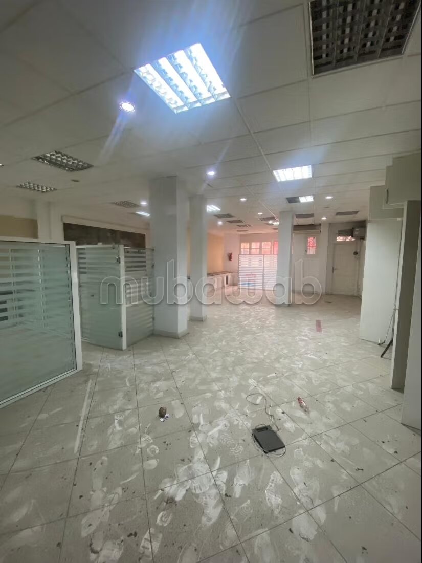 Bureaux à louer en Hassan Centre Ville.
Surface totale 135 m...