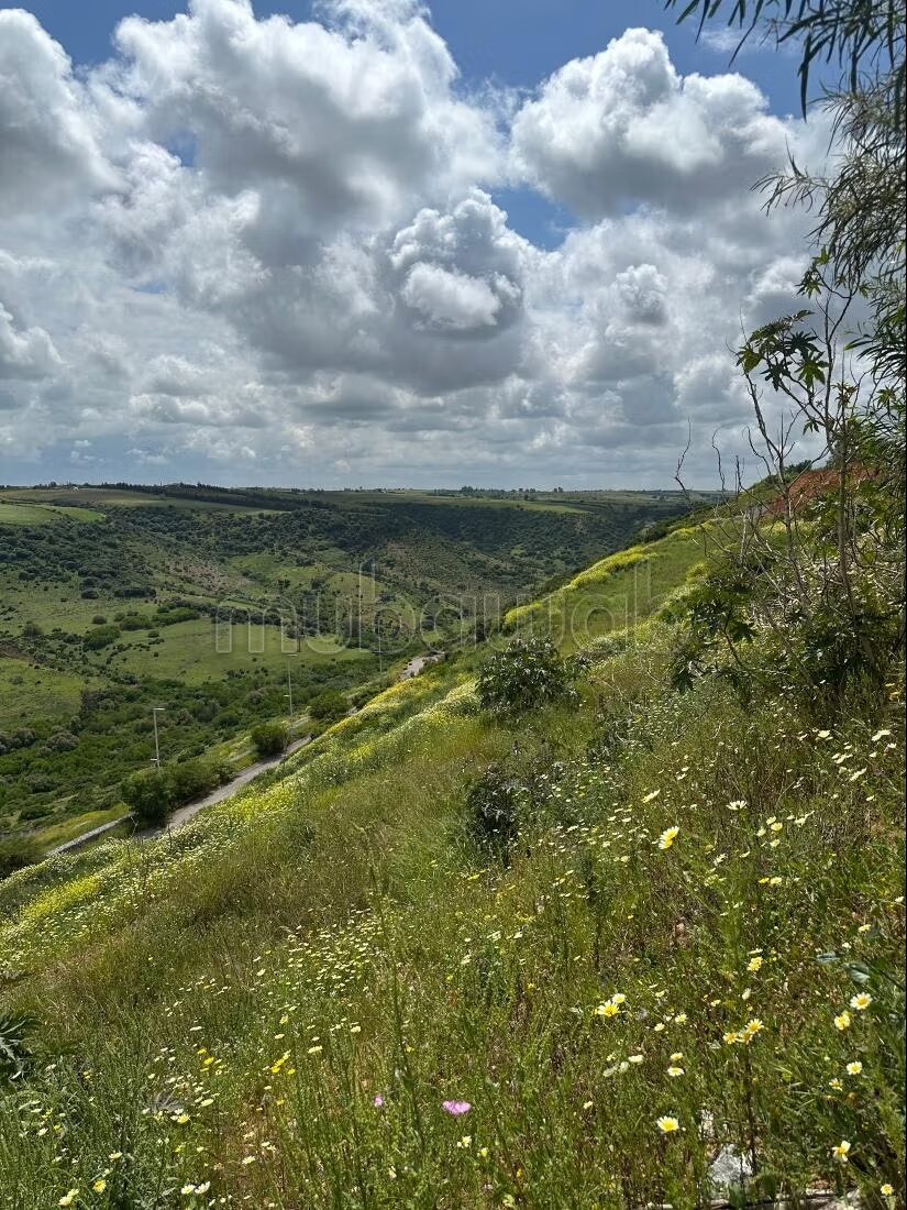 Terrain à vendre à Souissi dar salam sur la vallée 
Surface...