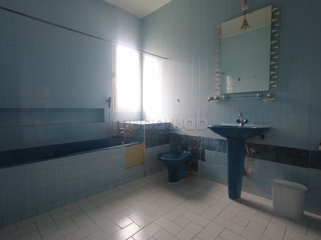 فيلا 412 متر² للإيجار في الرباط (حَي رياد) — Photo 10