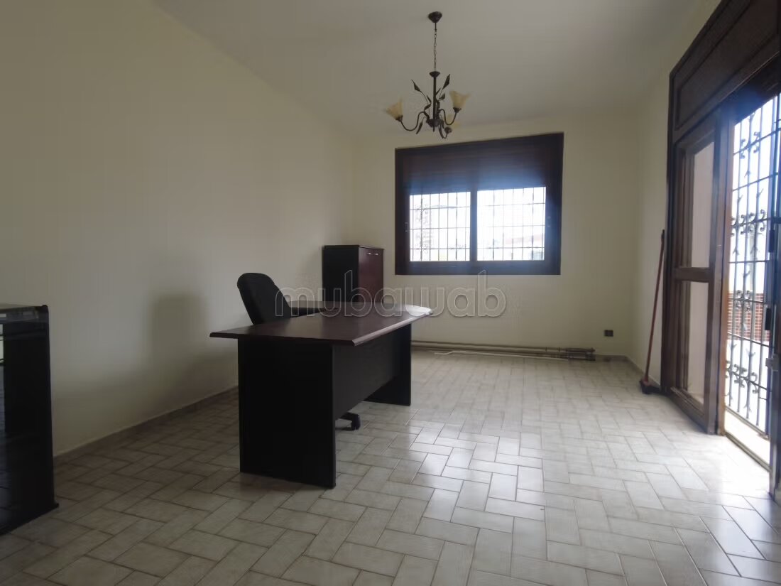 فيلا 412 متر² للإيجار في الرباط (حَي رياد) — Photo 11