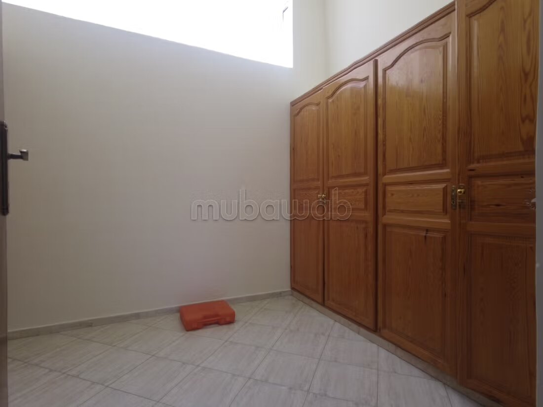 فيلا 412 متر² للإيجار في الرباط (حَي رياد) — Photo 15