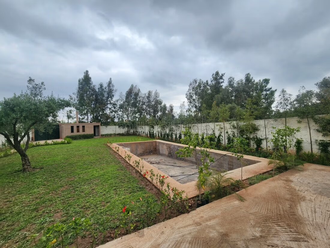 Villa en gros œuvre à vendre à Marrakech – Cadre calme et vu...