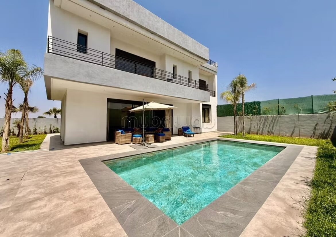 Superbe villa à louer à Agdal. 
6 pièces