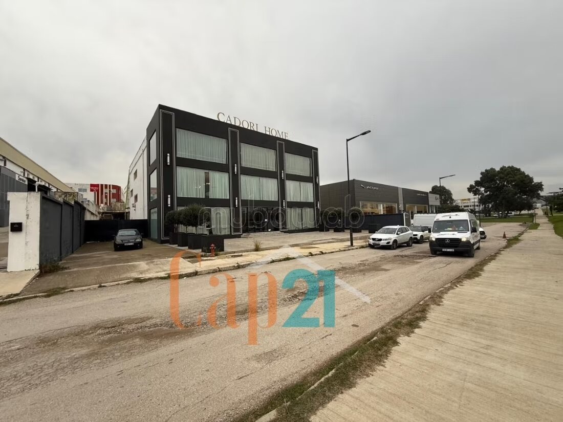 Bureau 3000 m² à louer à Tanger — Photo 4