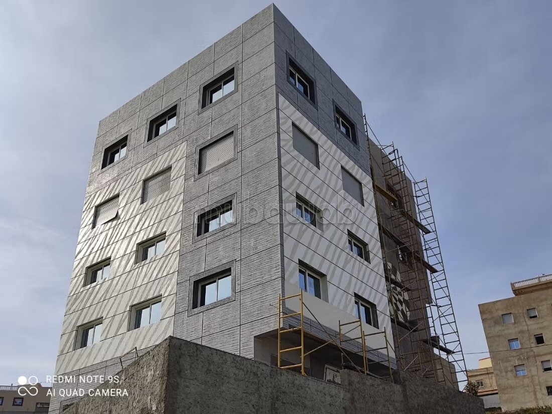 À vendre: Immeuble exceptionnel à Ksar Sghir –