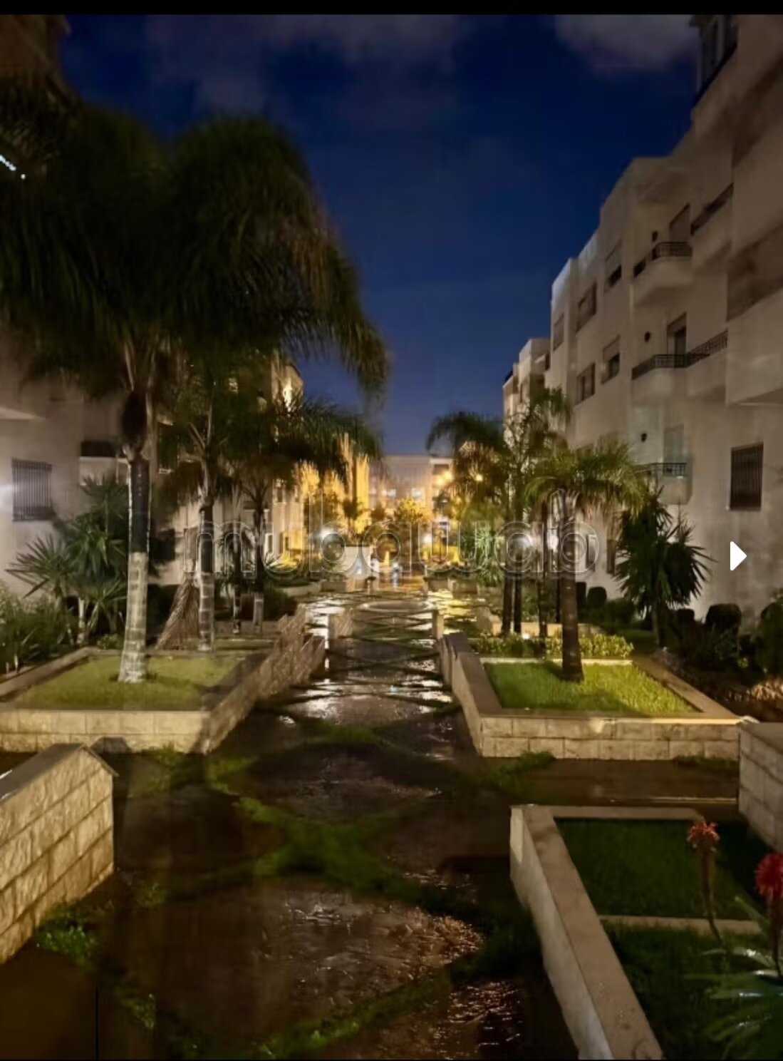 Vend appartement à Oasis sud. 3 chambres agréables. Bien meu...