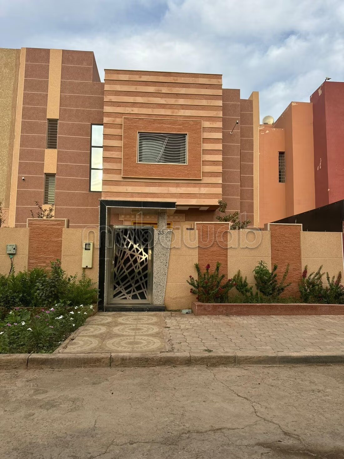 Villa meublée à vendre à Tamansourt 200 m²