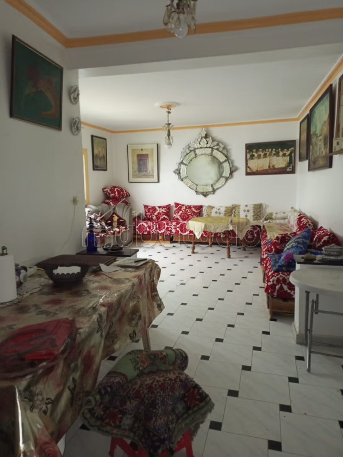 Vend appartement à Marchan. Il a la vue sur sur la cour. 2 p...