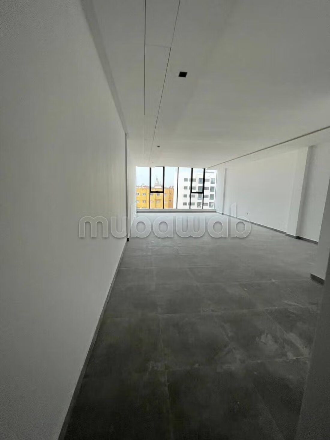 Bureau 58m² Bd Abdelmoumen 10000 dh
