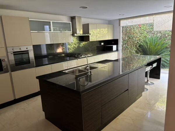 Villa 800 m² à louer à الرباط — Photo 13