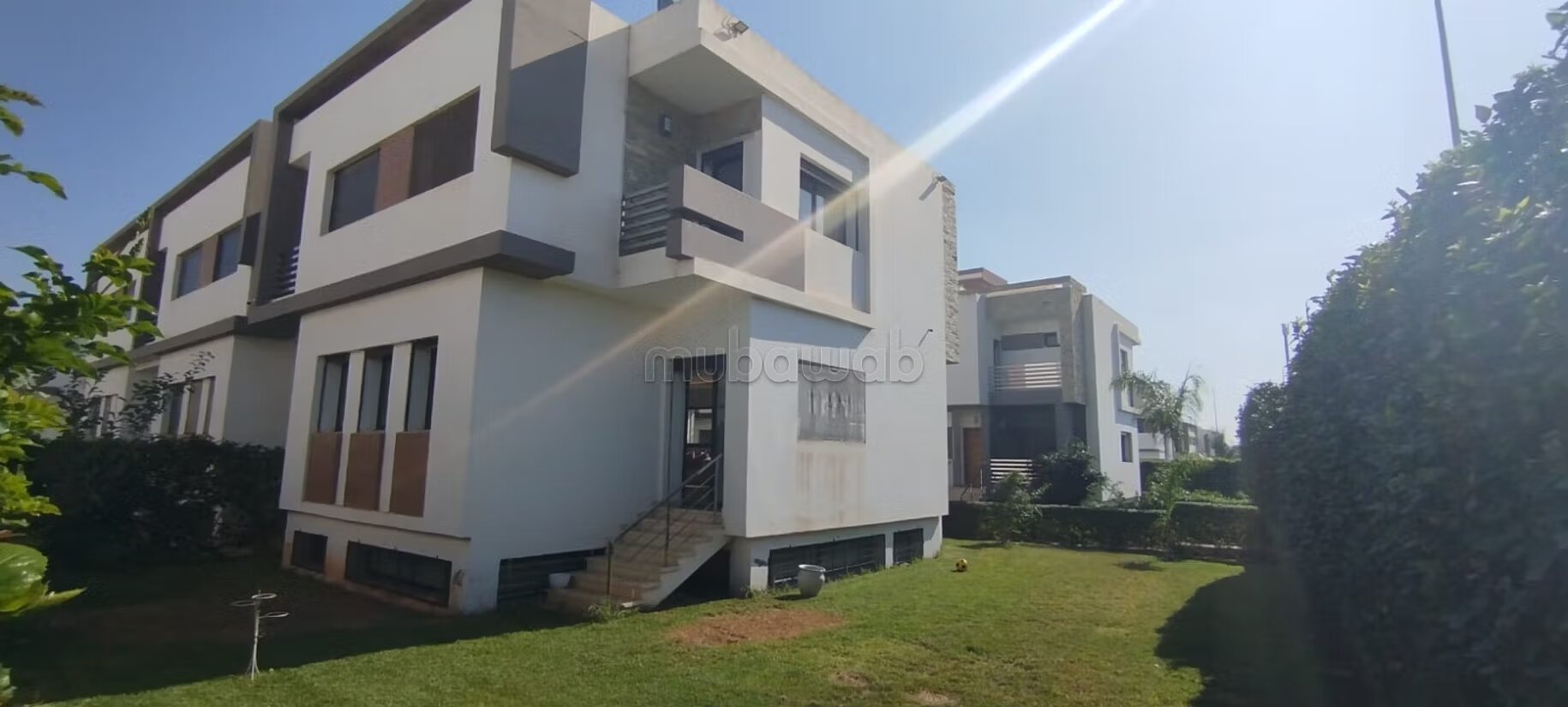 Triplex 3 façades résidence sécurisée