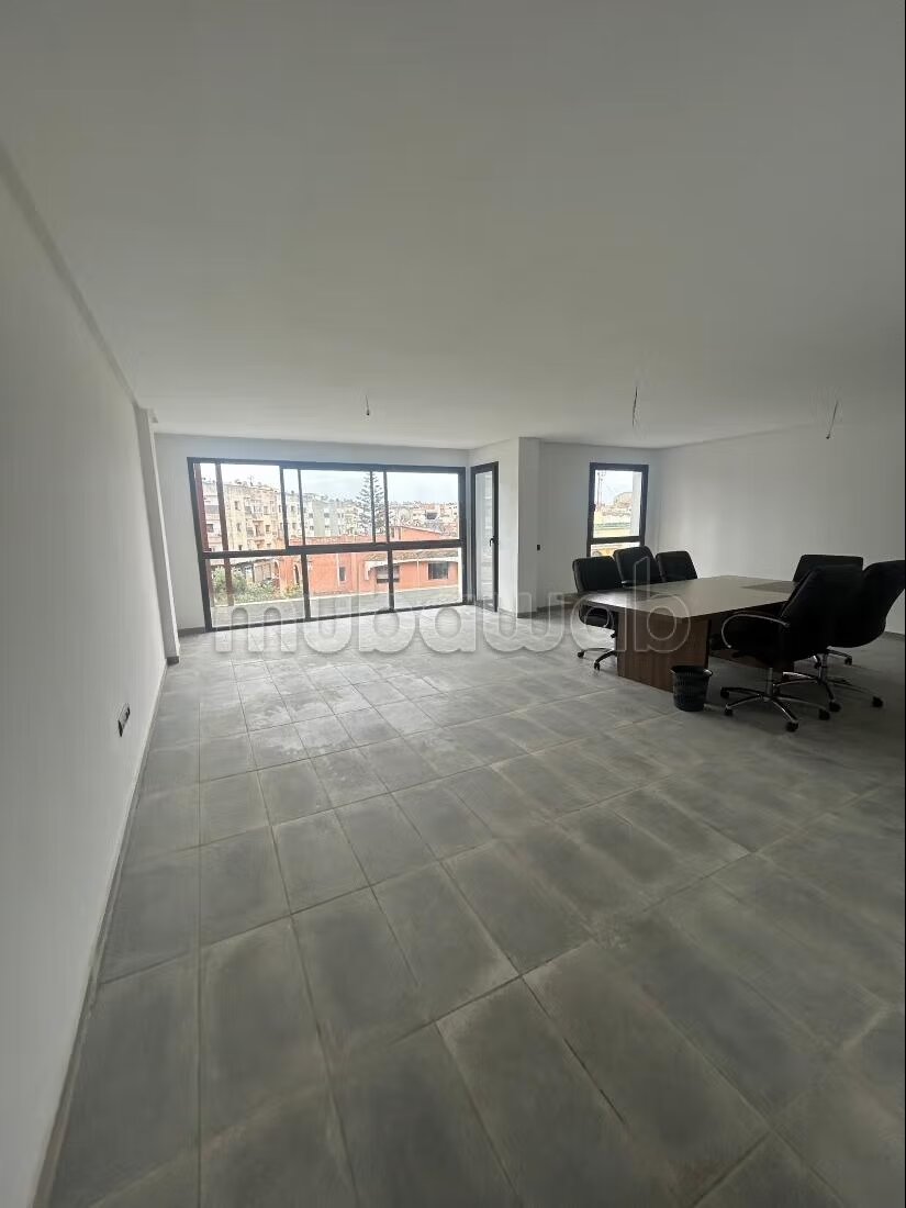 47 m² Office for Sale in Casablanca, Hay Hassani — Photo 2