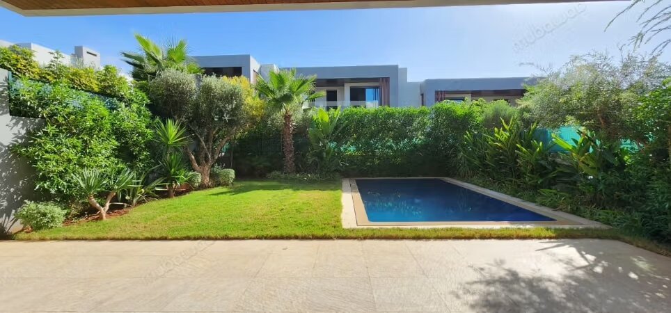 Villa 500 m² for rent in Ain Diab, Casablanca — Photo 17