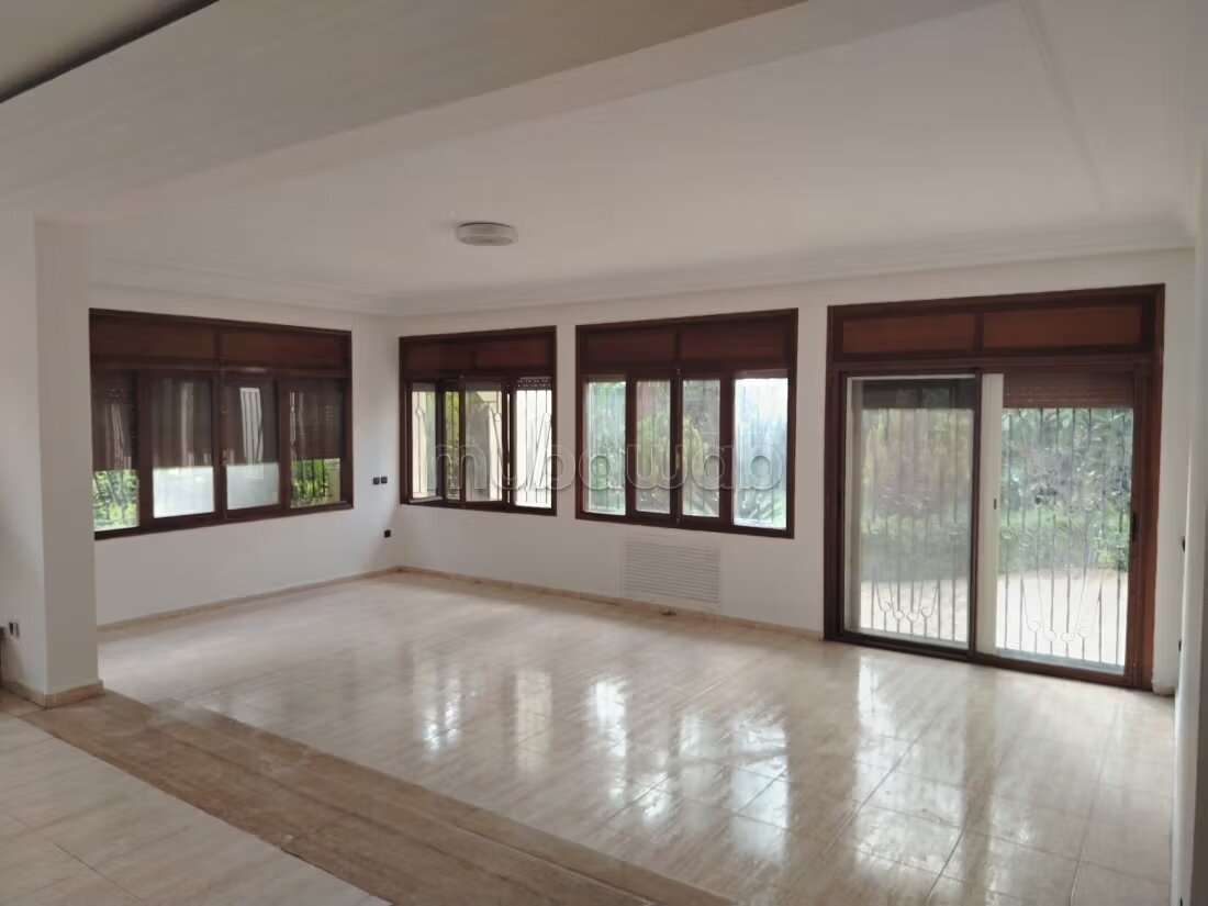 Villa 900 m² for rent in Hay Riad Rabat — Photo 5