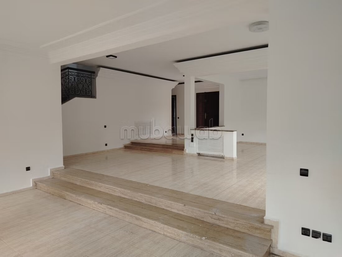 Villa 900 m² for rent in Hay Riad Rabat — Photo 8