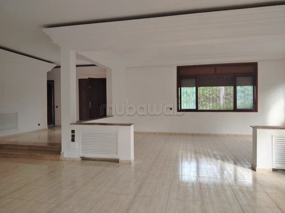 Villa 900 m² for rent in Hay Riad Rabat — Photo 9