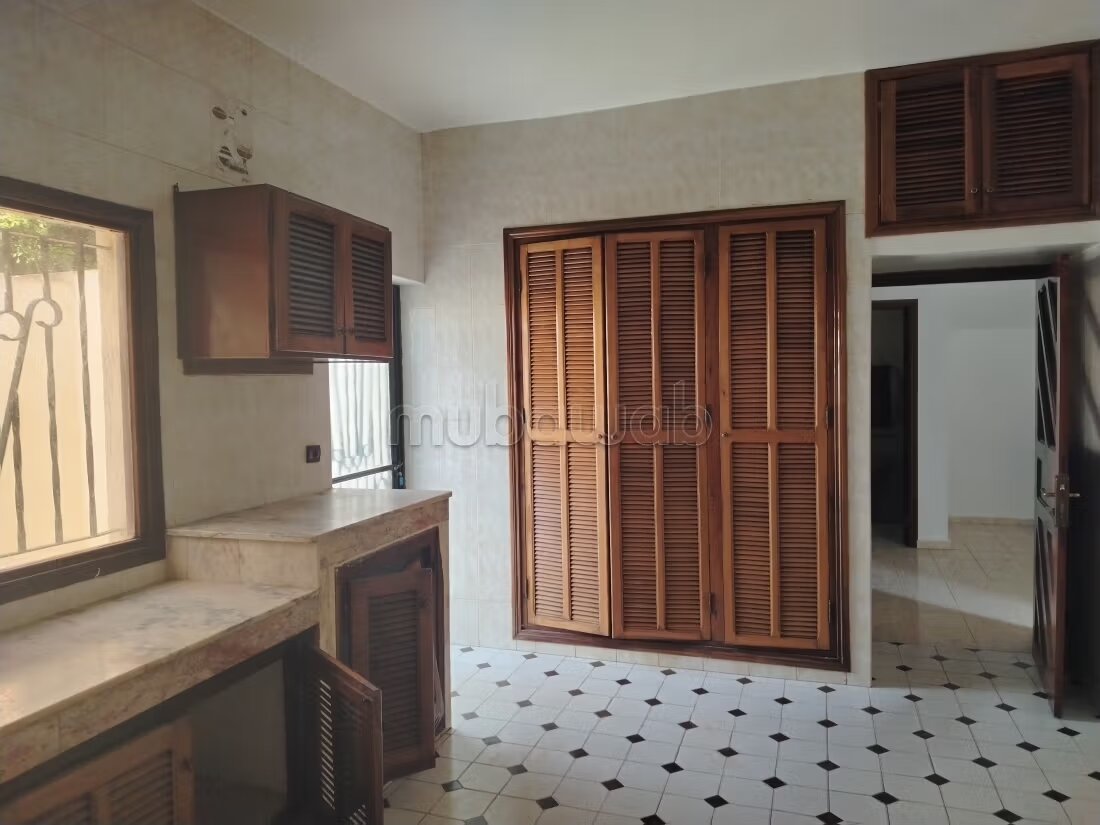 Villa 900 m² for rent in Hay Riad Rabat — Photo 15