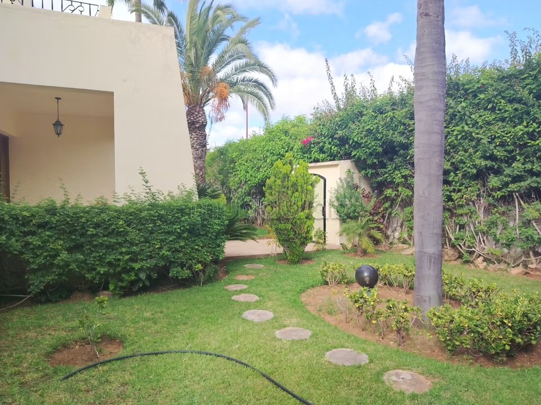 Villa 900 m² for rent in Hay Riad Rabat — Photo 21