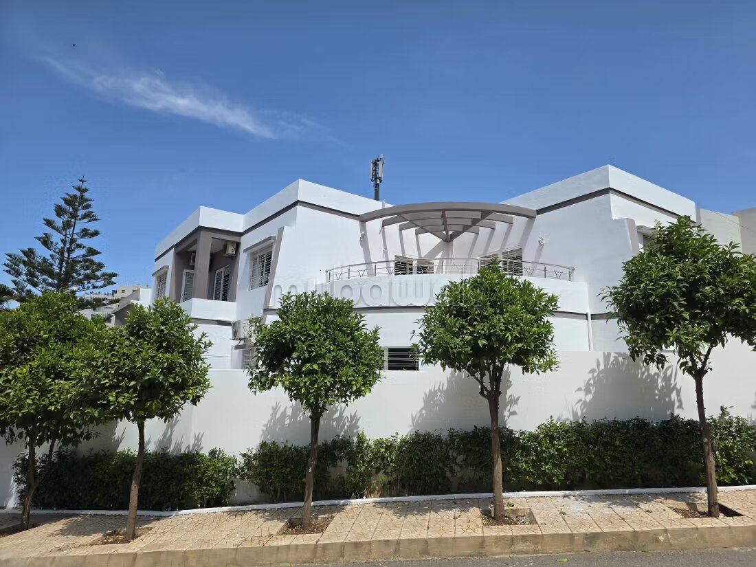Villa 600 m² for sale in Meknes — Photo 3