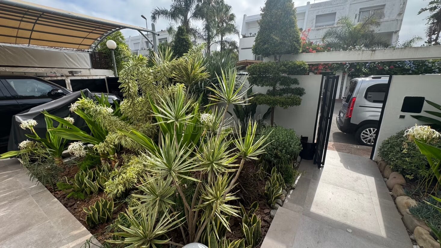 360 m² Villa for Sale in Ain Diab Paranfa Extension, Casablanca — Photo 3