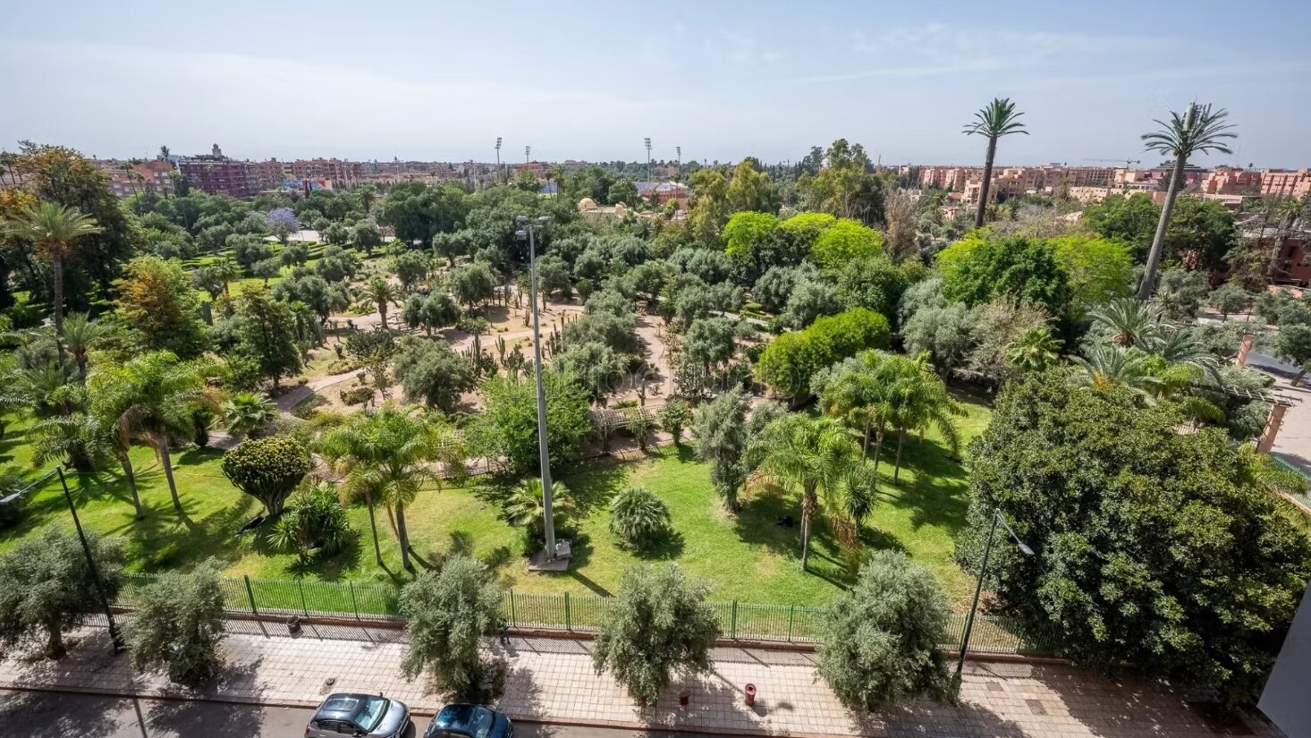 Apartment 220 m² for sale in Marrakech — Photo 3