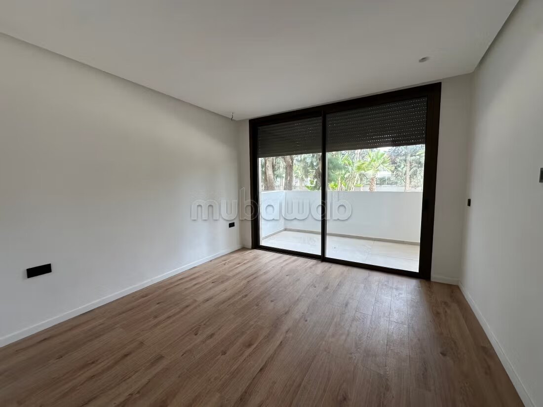 Apartment 160 m² for rent in Rabat – Souissi — Photo 3