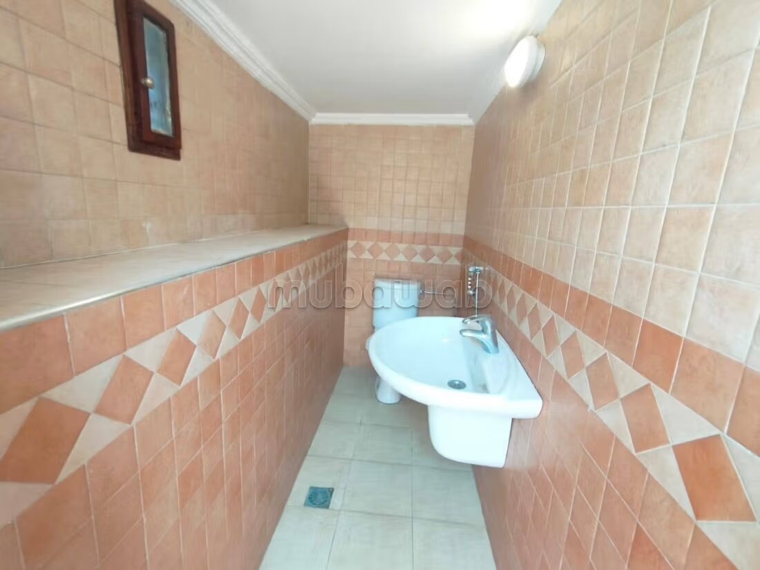 Villa 84 m² à louer à Casablanca — Photo 8