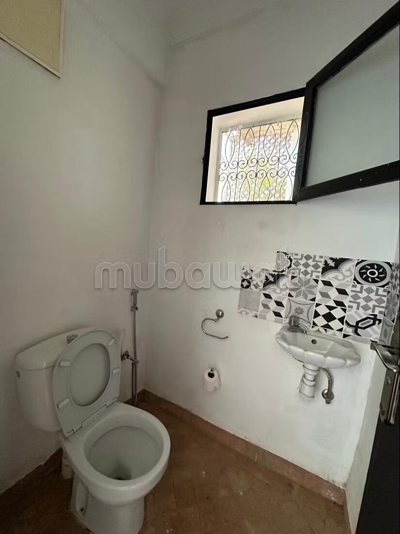 Villa 200 m² for rent in Marrakech — Photo 16