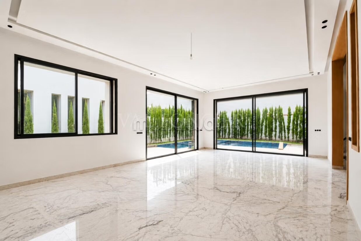 Villa 500 m² for Sale in Casablanca (Dar Bouazza) — Photo 4