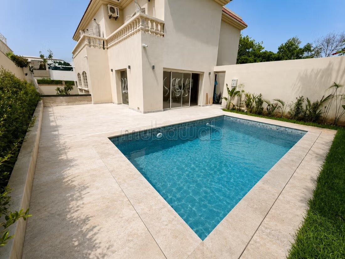 Villa 4 bedrooms for rent in Hay Riad, Rabat à Rabat