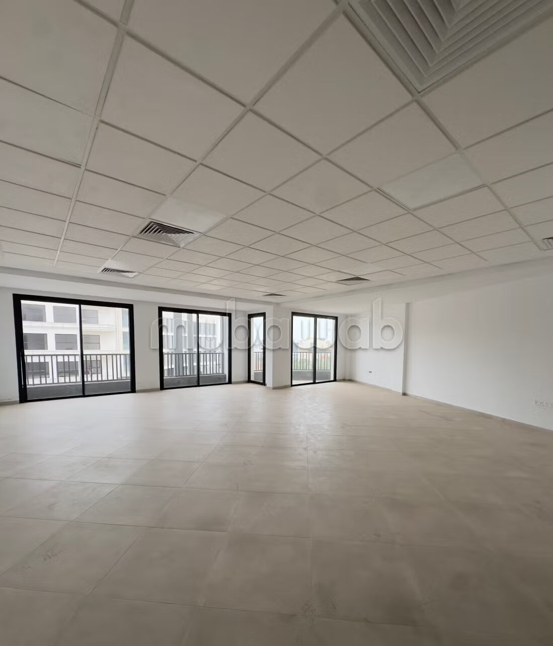 Office 75-95 m² for Sale in Casablanca — Photo 3